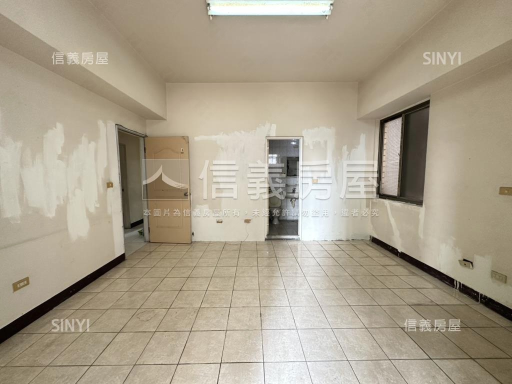義享百貨邊間採光四房房屋室內格局與周邊環境