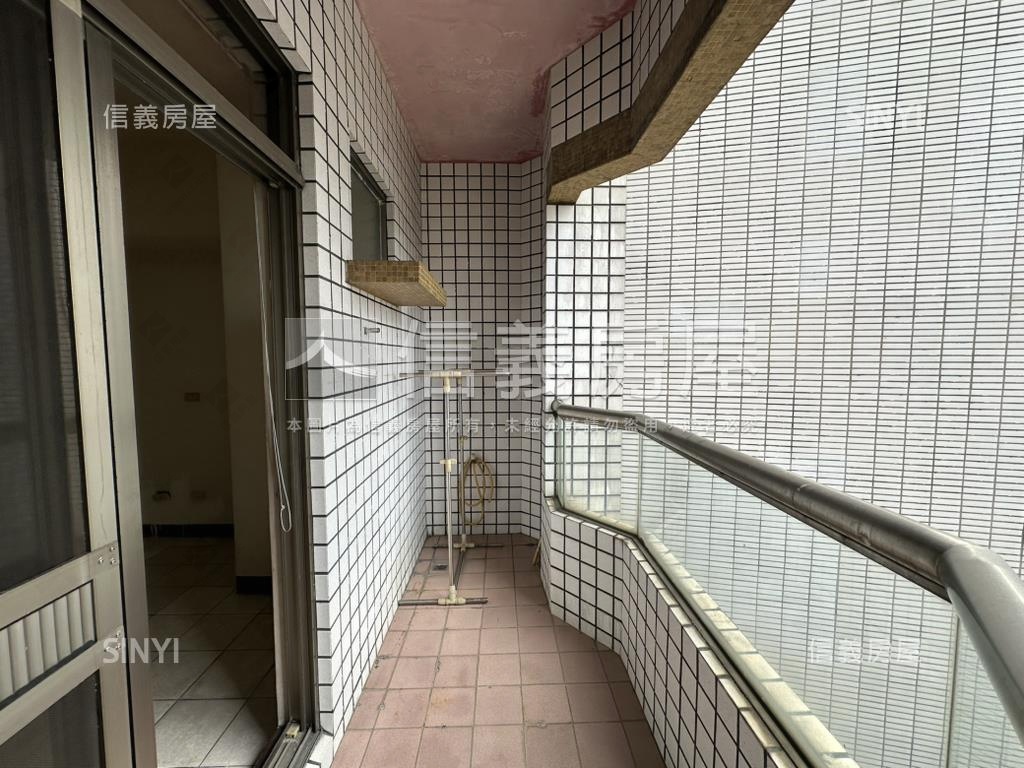 義享百貨邊間採光四房房屋室內格局與周邊環境