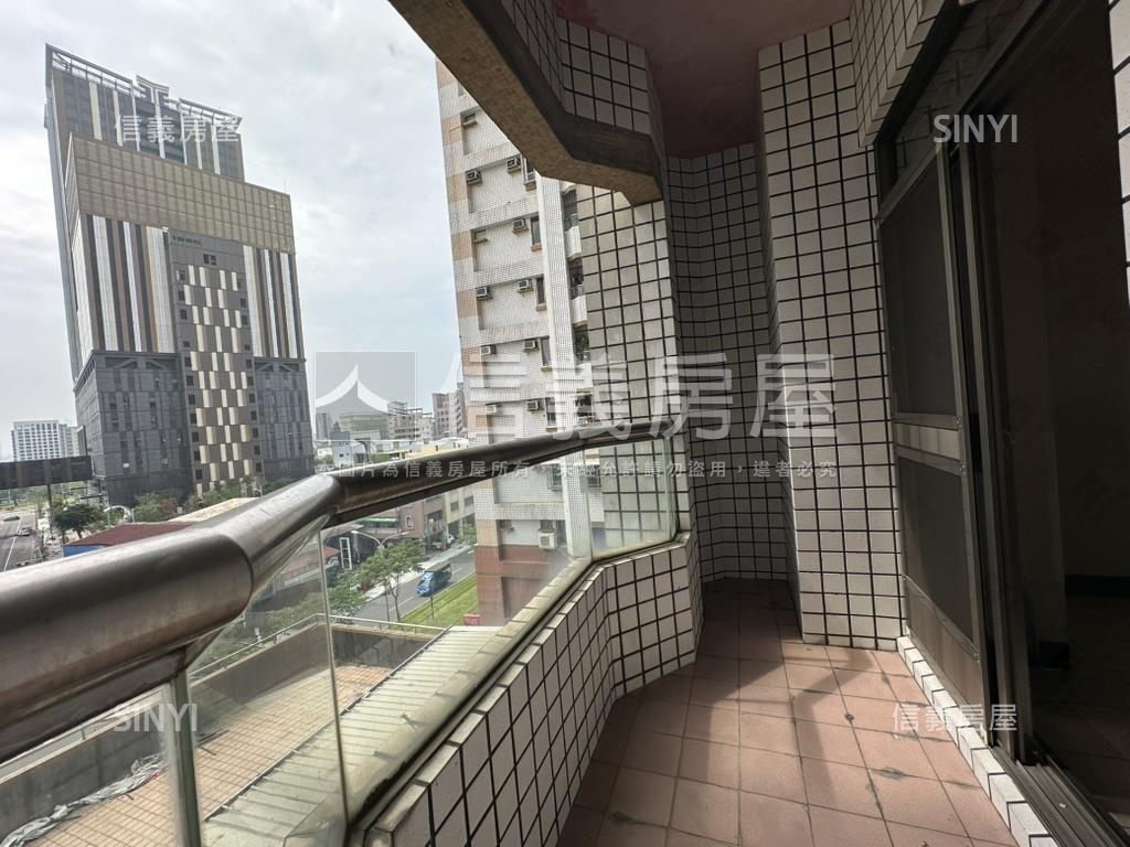 義享百貨邊間採光四房房屋室內格局與周邊環境
