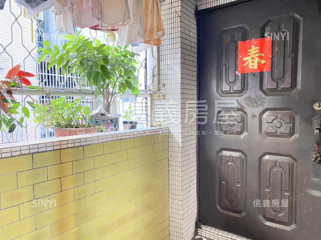 ２樓方正邊間３房房屋室內格局與周邊環境