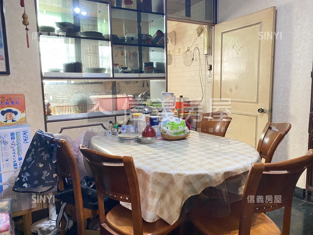 ２樓方正邊間３房房屋室內格局與周邊環境