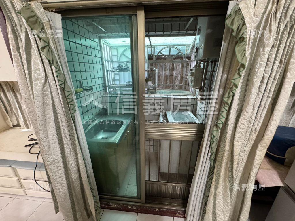 近家齊南商客廳大套房房屋室內格局與周邊環境