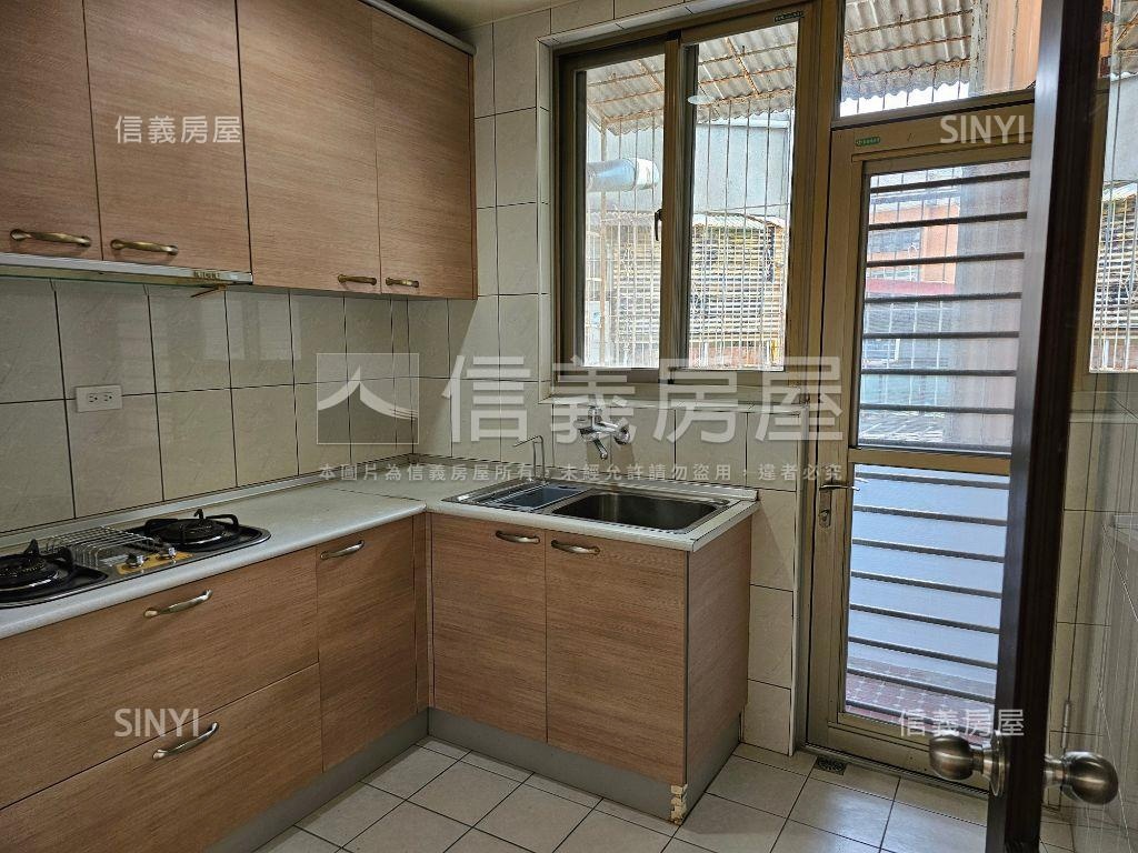 ㊣出門就麟光站的公寓頂加房屋室內格局與周邊環境