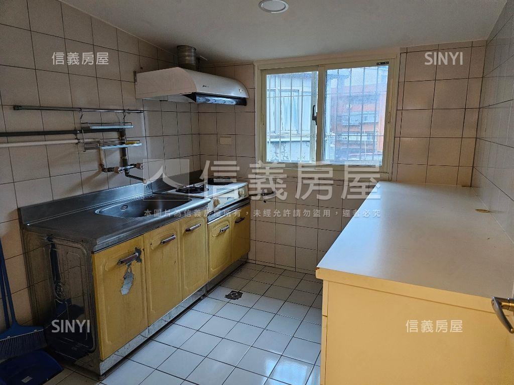 ㊣出門就麟光站的公寓頂加房屋室內格局與周邊環境