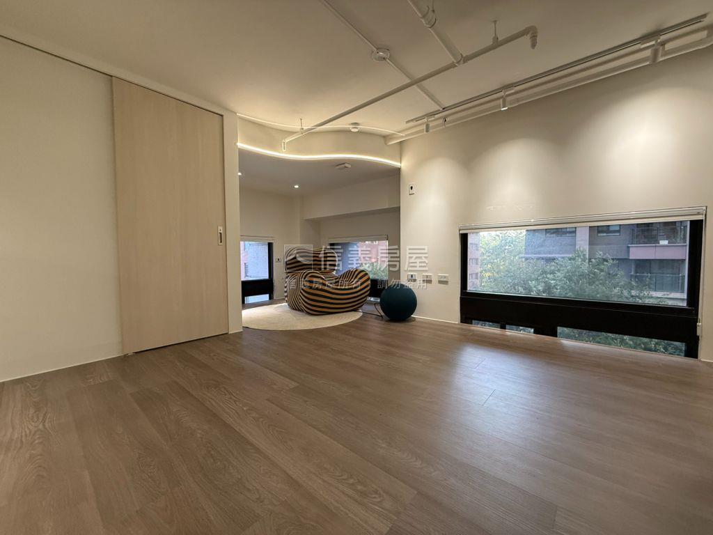近捷運文心愛悅房屋室內格局與周邊環境