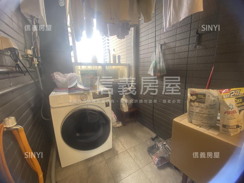 江翠北側稀有兩房車位房屋室內格局與周邊環境