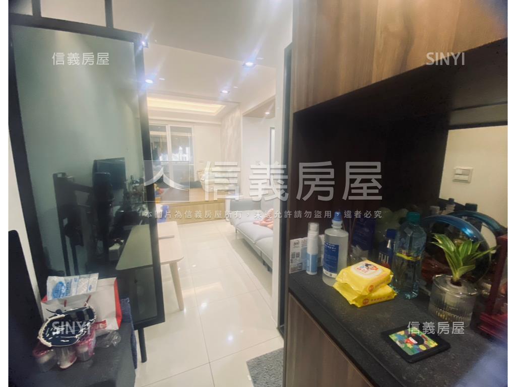 江翠北側稀有兩房車位房屋室內格局與周邊環境