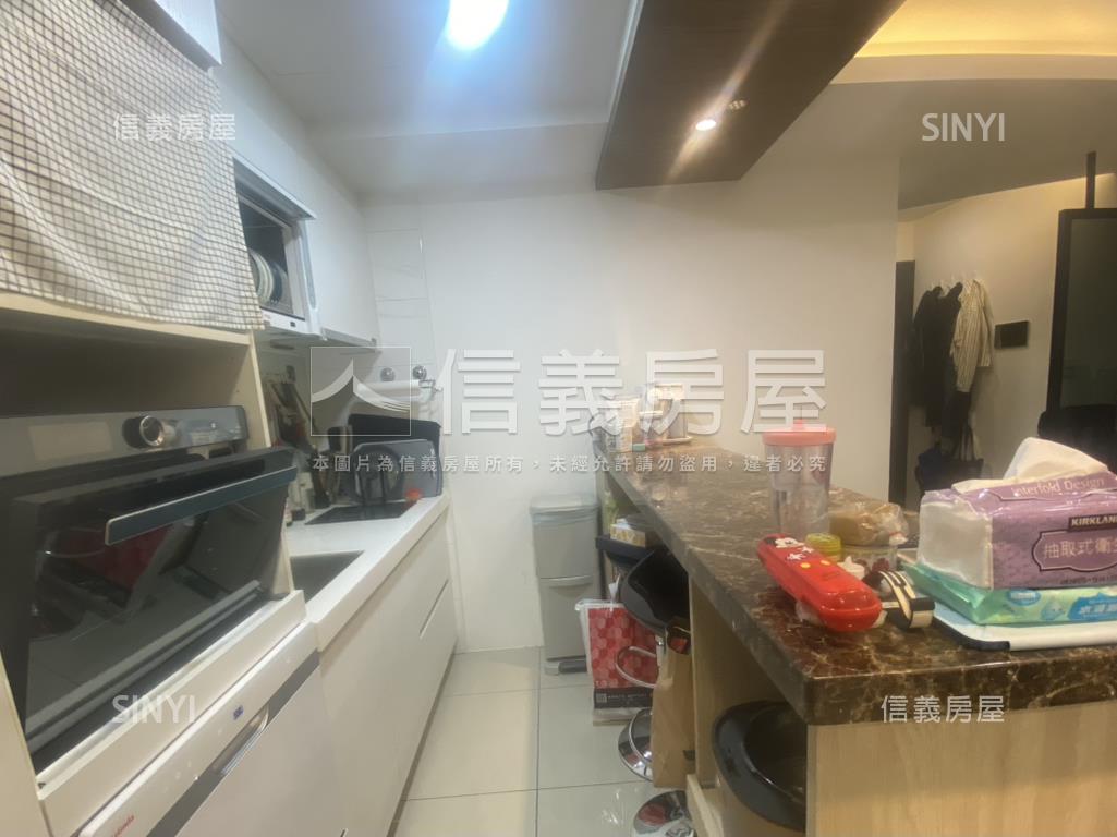 江翠北側稀有兩房車位房屋室內格局與周邊環境