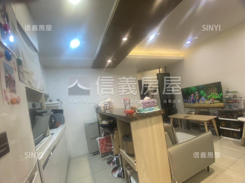 江翠北側稀有兩房車位房屋室內格局與周邊環境