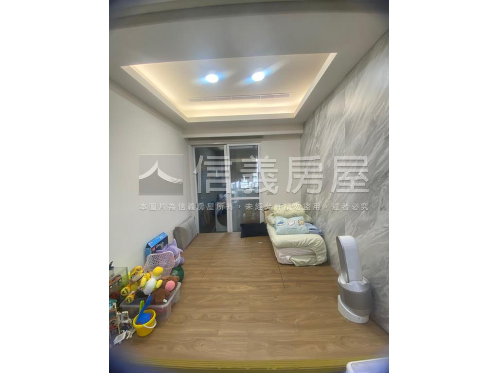 江翠北側稀有兩房車位房屋室內格局與周邊環境