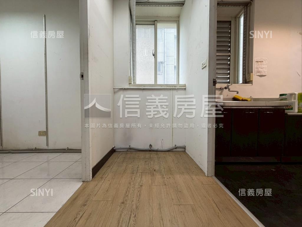 一層一戶電梯住辦房屋室內格局與周邊環境