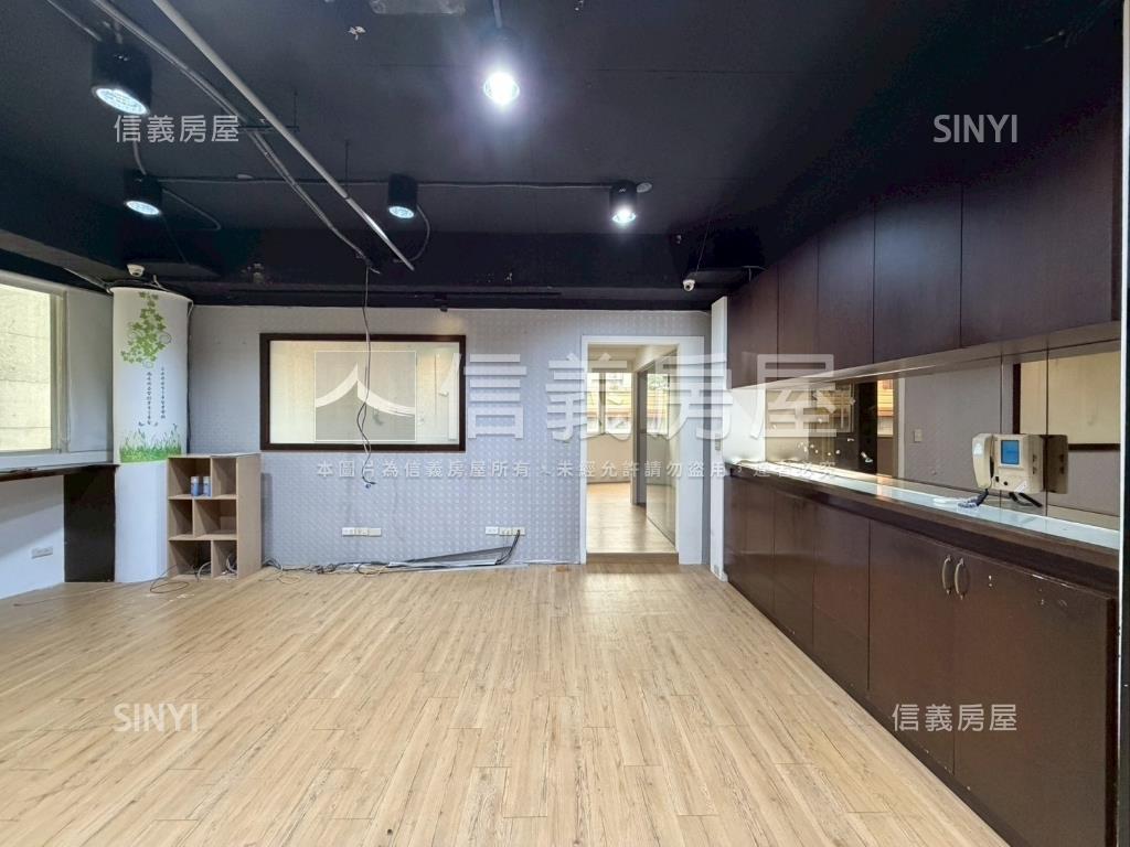 一層一戶電梯住辦房屋室內格局與周邊環境