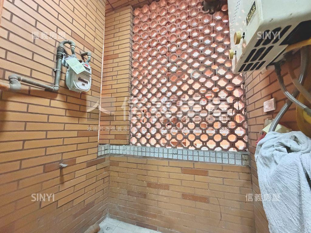 文心高工旁重新整理三房房屋室內格局與周邊環境
