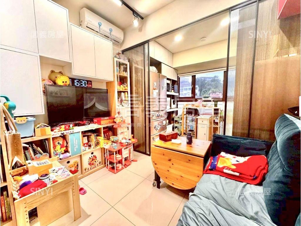 東湖畔兩房加車位房屋室內格局與周邊環境