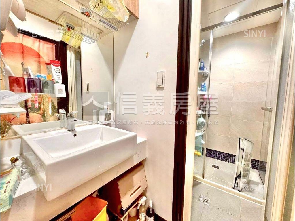 東湖畔兩房加車位房屋室內格局與周邊環境