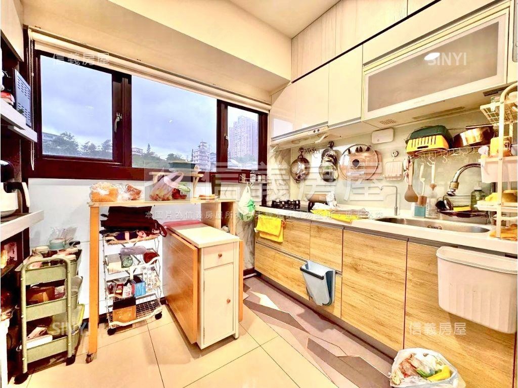 東湖畔兩房加車位房屋室內格局與周邊環境