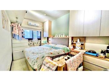 東湖畔兩房加車位