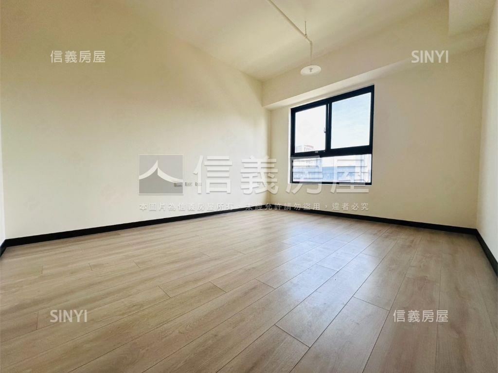 青溪翫高樓層三房車位１房屋室內格局與周邊環境