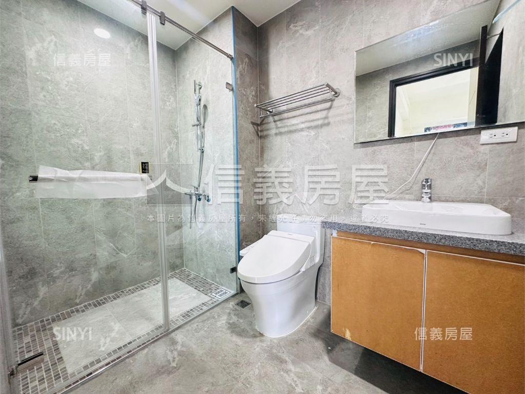 青溪翫高樓層三房車位１房屋室內格局與周邊環境