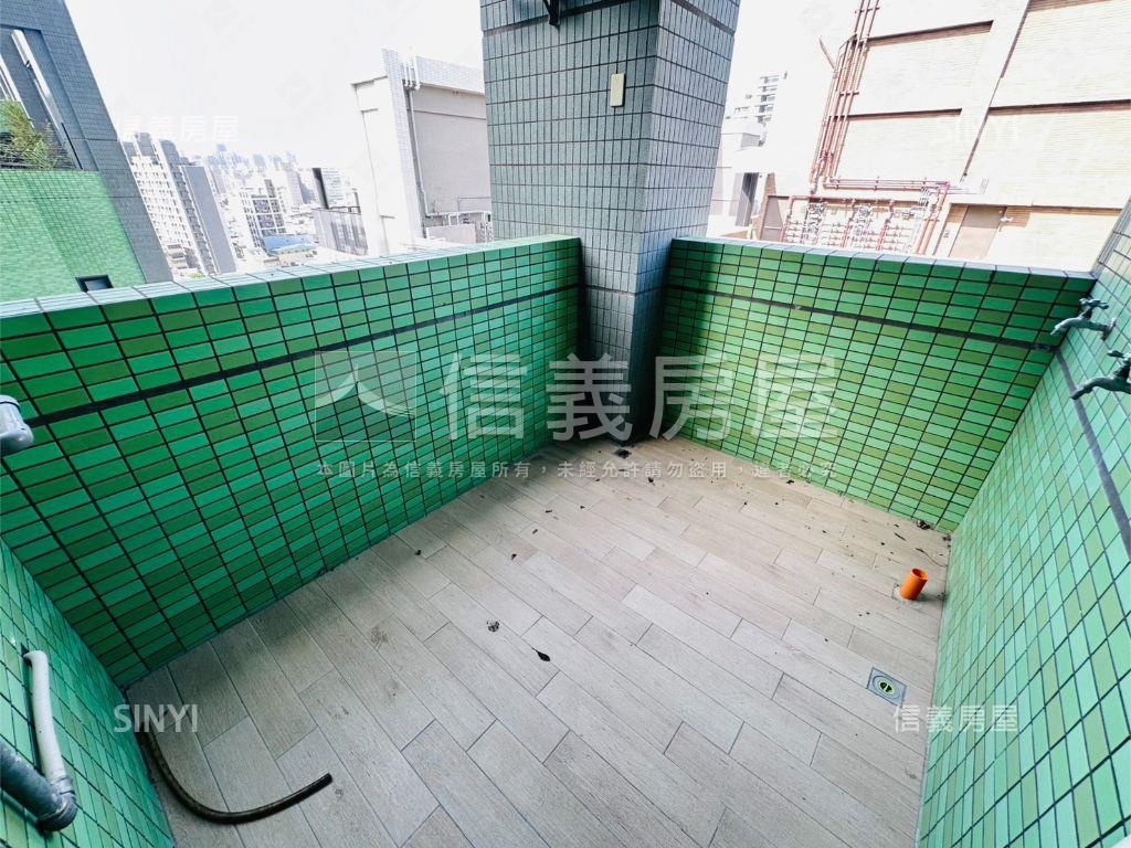 青溪翫高樓層三房車位１房屋室內格局與周邊環境