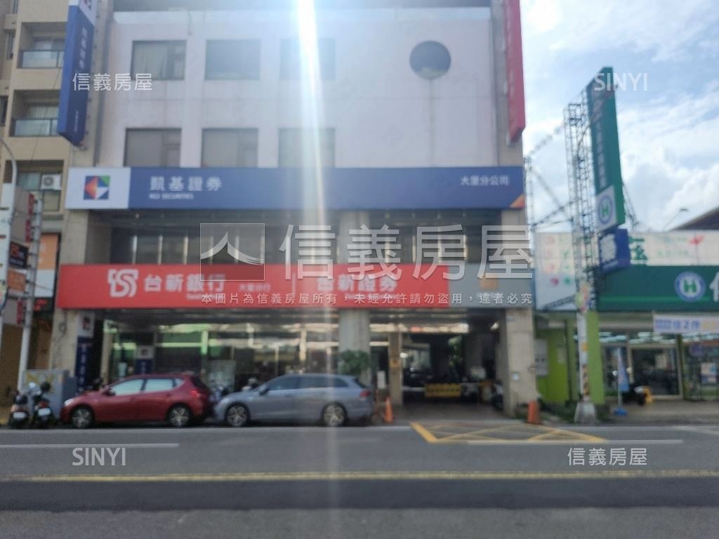 大里裝潢新美透天房屋室內格局與周邊環境