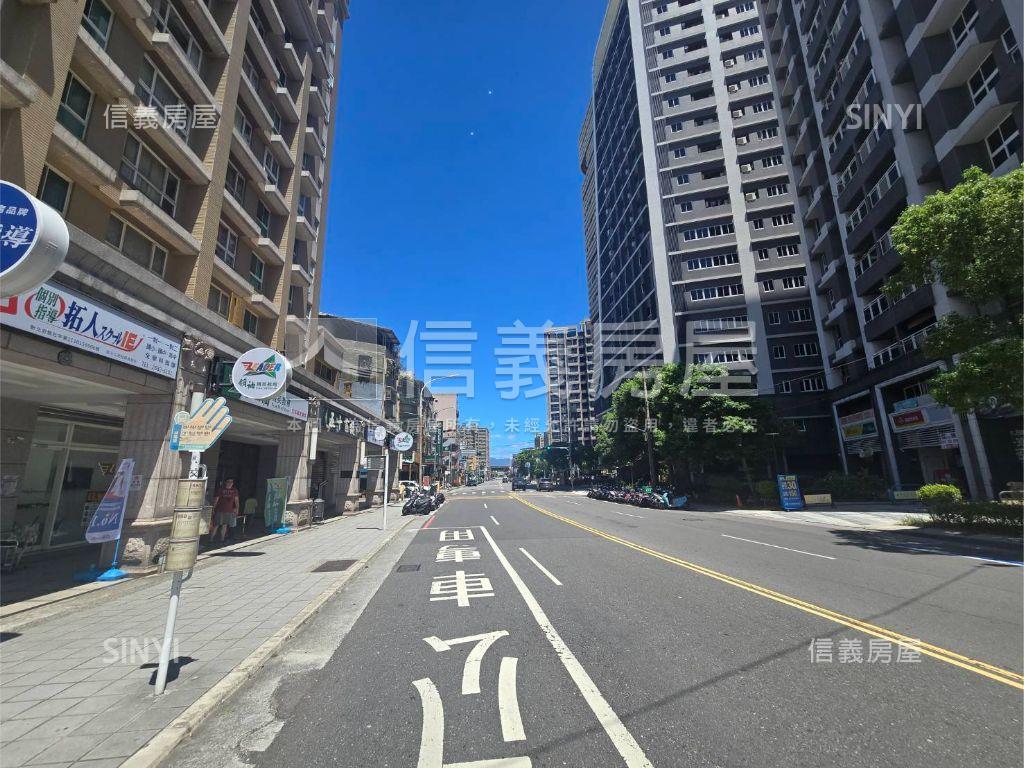 面中庭◆自由規劃附車位房屋室內格局與周邊環境