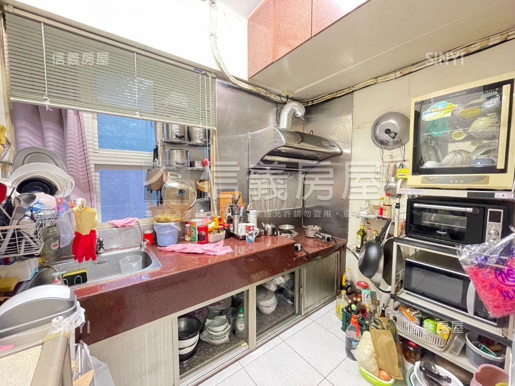 近未來捷運站稀有店辦房屋室內格局與周邊環境