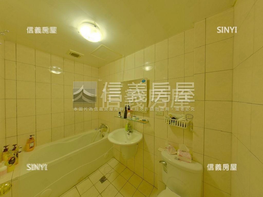 山佳河濱．水景透天房屋室內格局與周邊環境