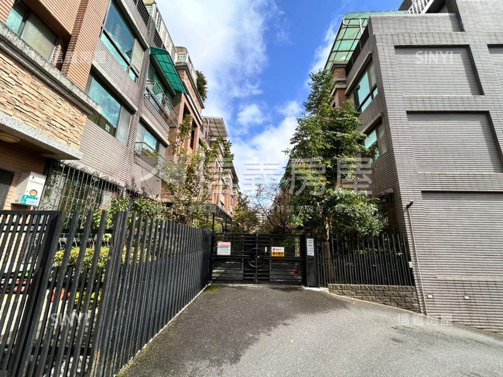 山佳河濱．水景透天房屋室內格局與周邊環境