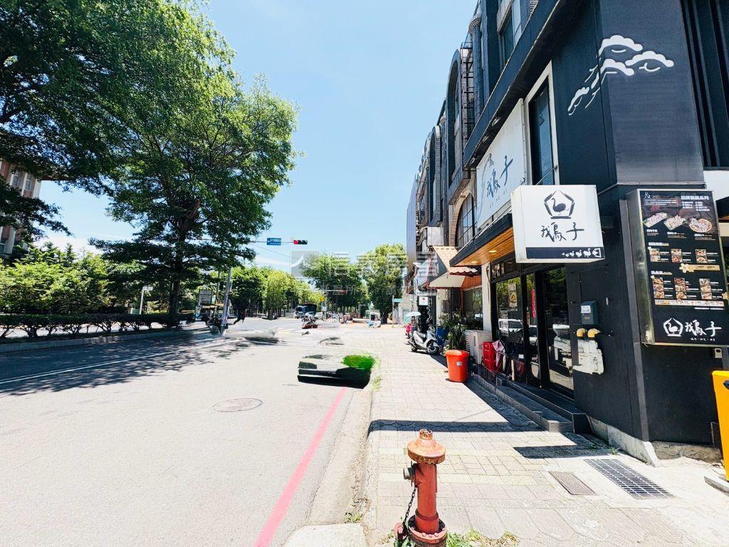 專任竹北縣政二路透天房屋室內格局與周邊環境