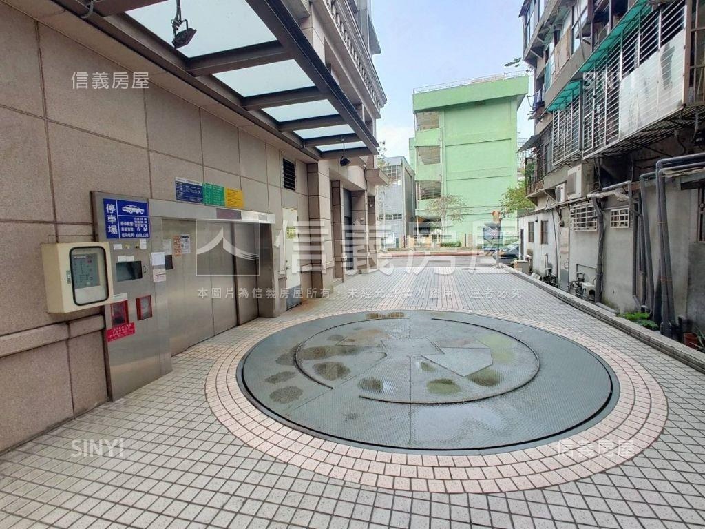 信義世爵☆車位房屋室內格局與周邊環境