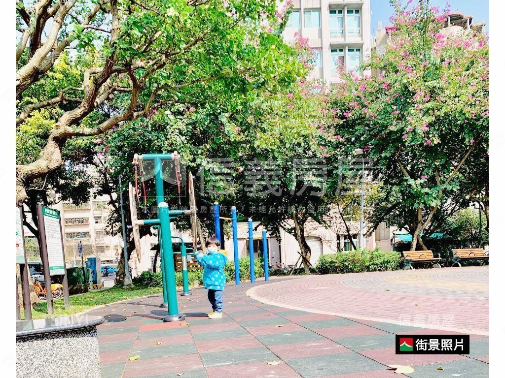 信義世爵☆車位房屋室內格局與周邊環境