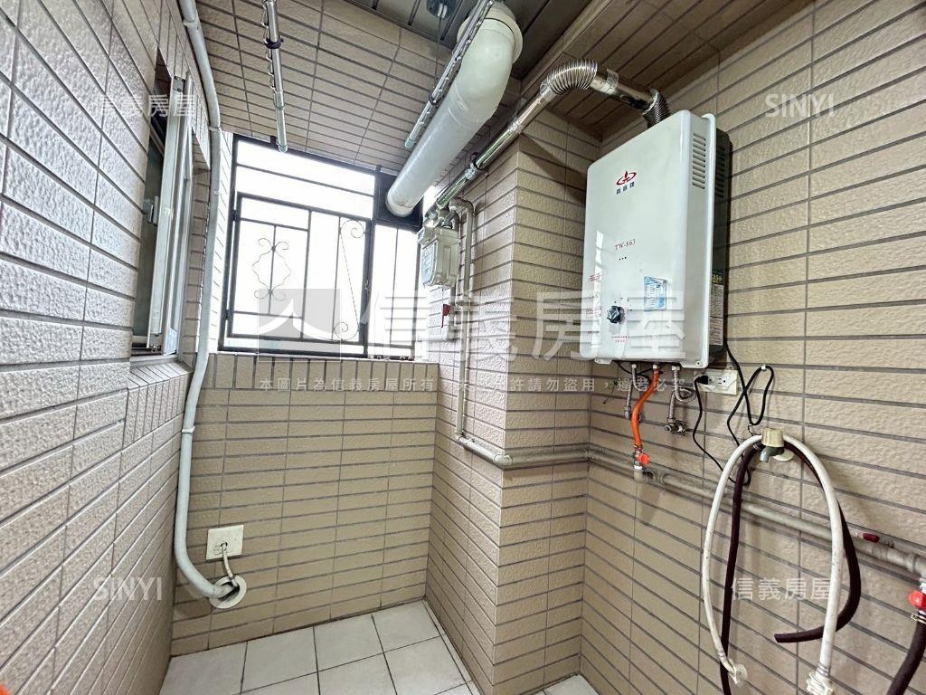 法國紅面學校２房車位房屋室內格局與周邊環境