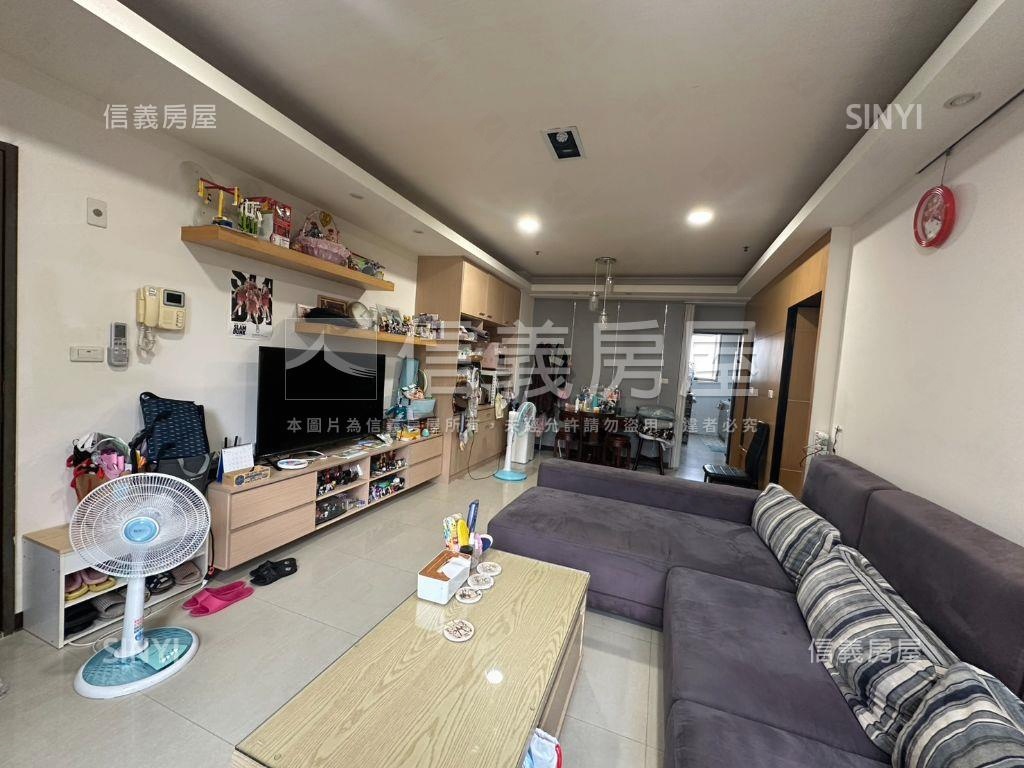 未來２１三房平面車位房屋室內格局與周邊環境