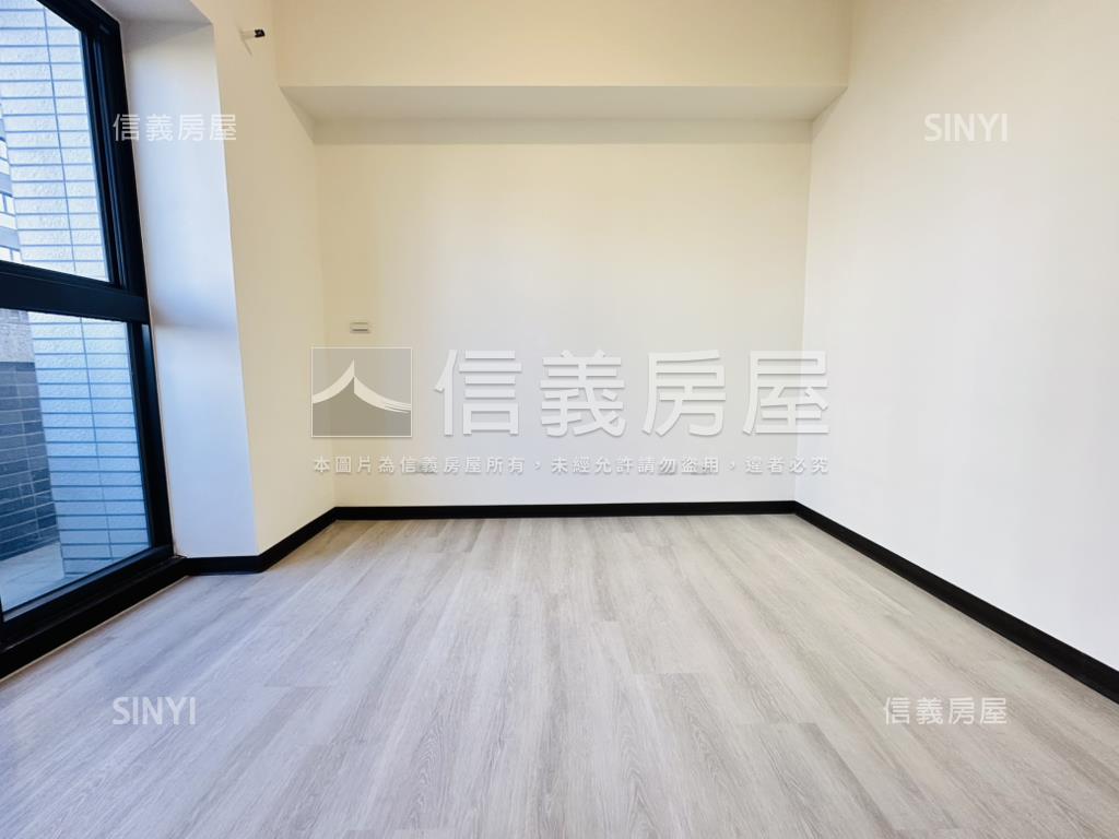 小檜溪公園景露臺三房車位房屋室內格局與周邊環境