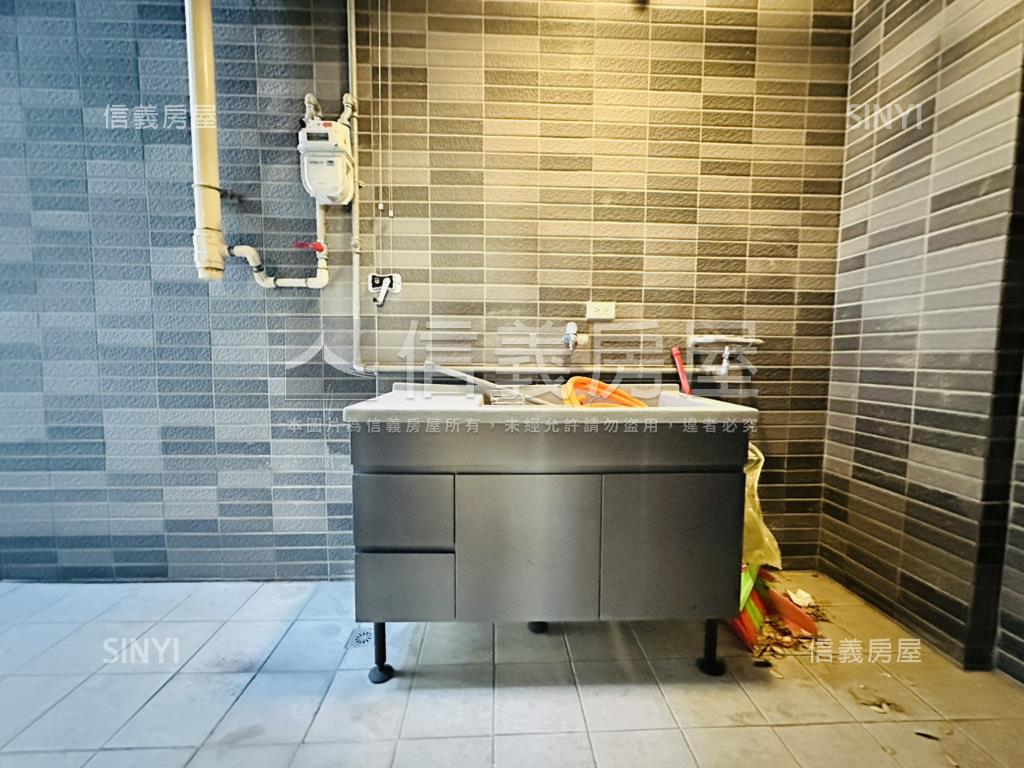 小檜溪公園景露臺三房車位房屋室內格局與周邊環境