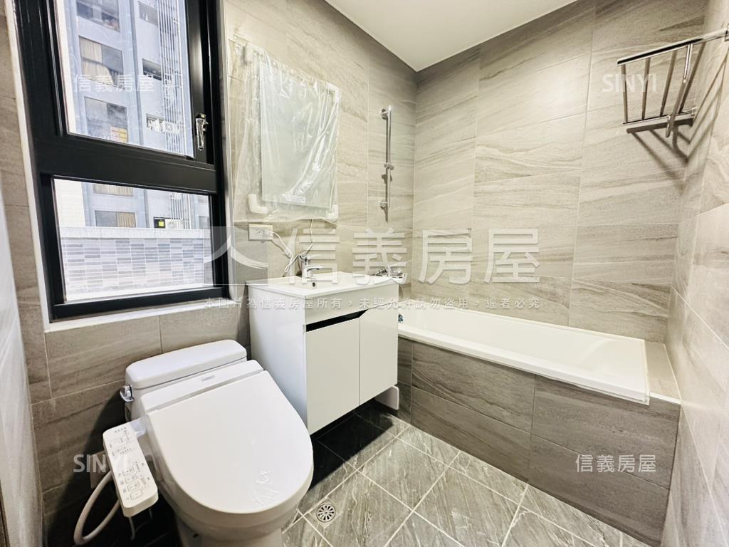 小檜溪公園景露臺三房車位房屋室內格局與周邊環境