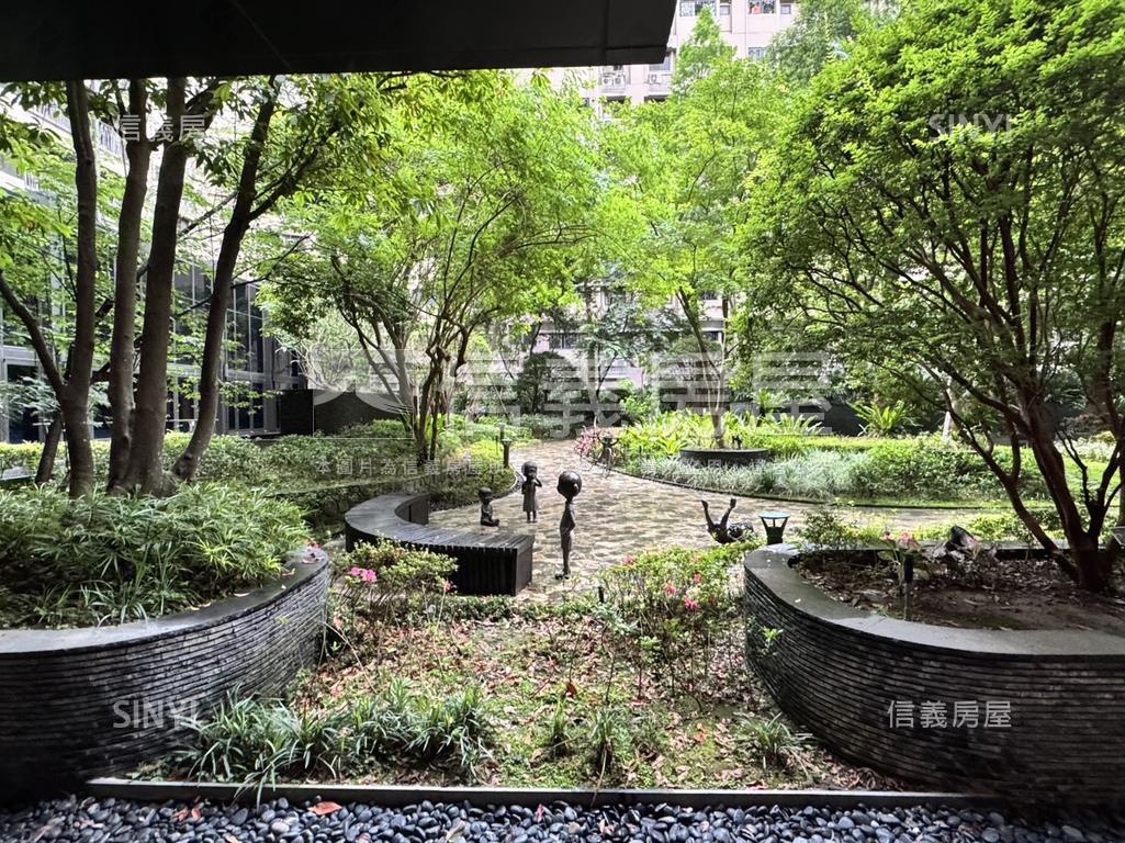 心六藝美妝前後陽台大二房房屋室內格局與周邊環境