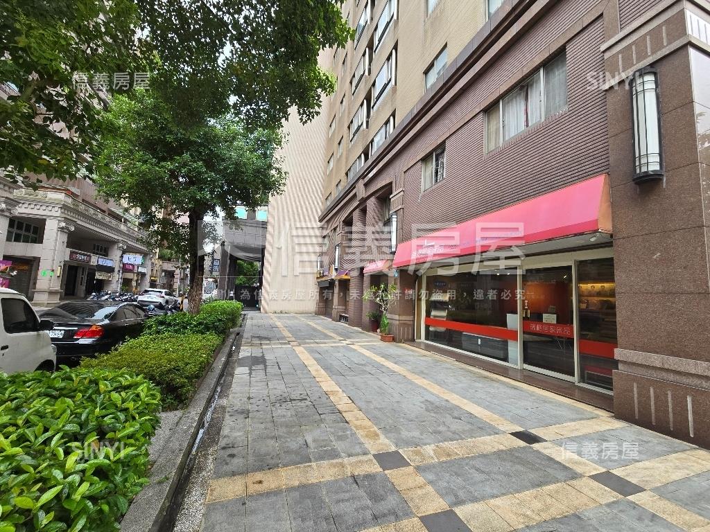 稀有釋出面寬重劃區金店面房屋室內格局與周邊環境