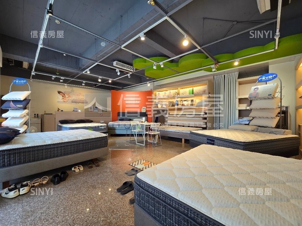稀有釋出面寬重劃區金店面房屋室內格局與周邊環境