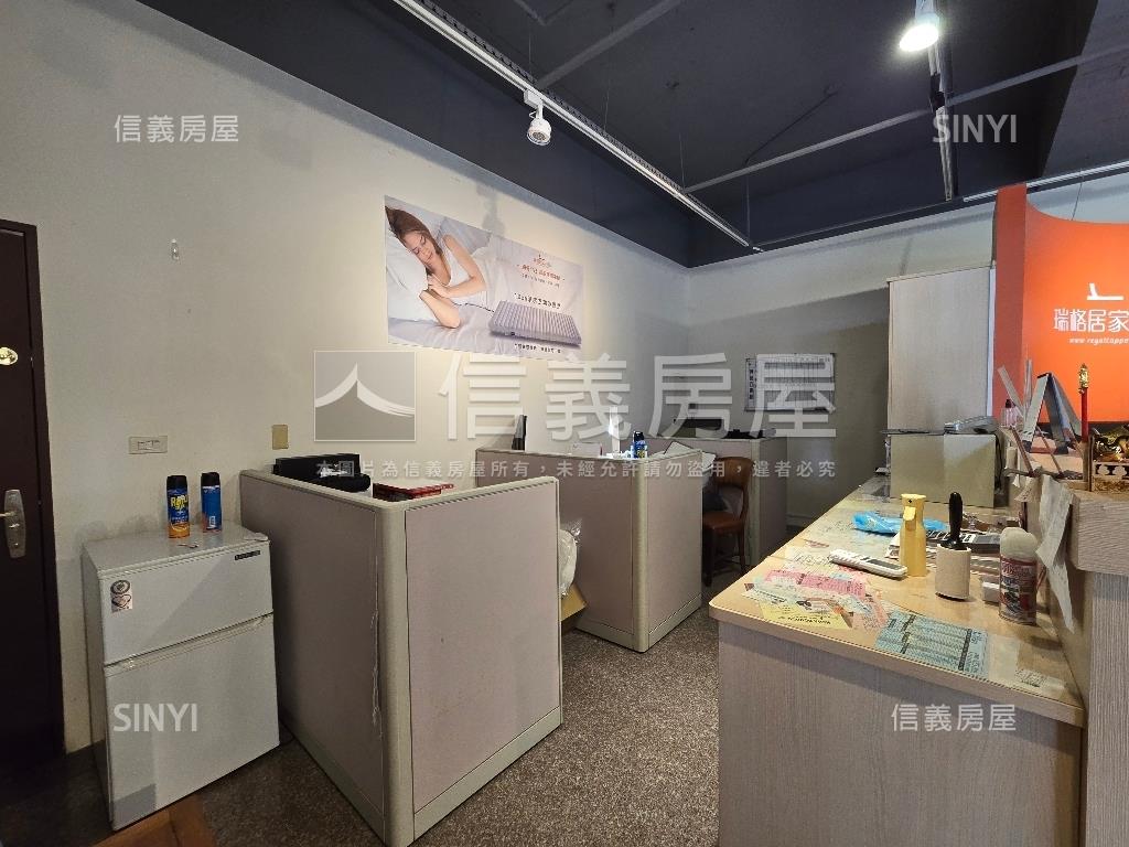 稀有釋出面寬重劃區金店面房屋室內格局與周邊環境