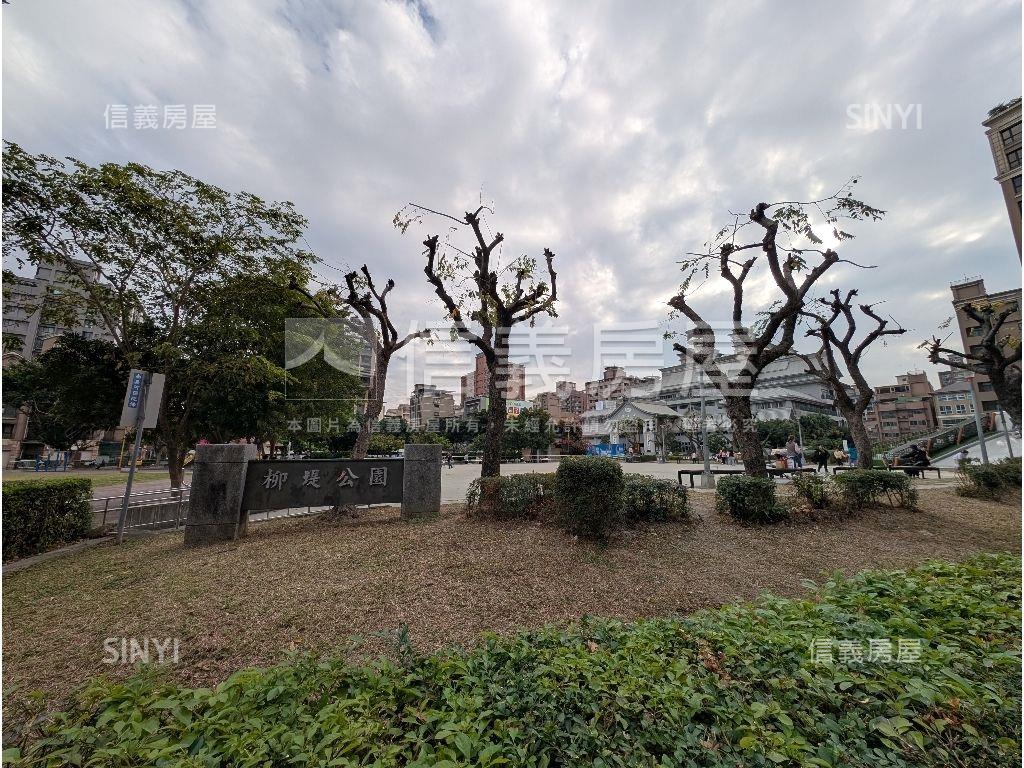 稀有釋出面寬重劃區金店面房屋室內格局與周邊環境