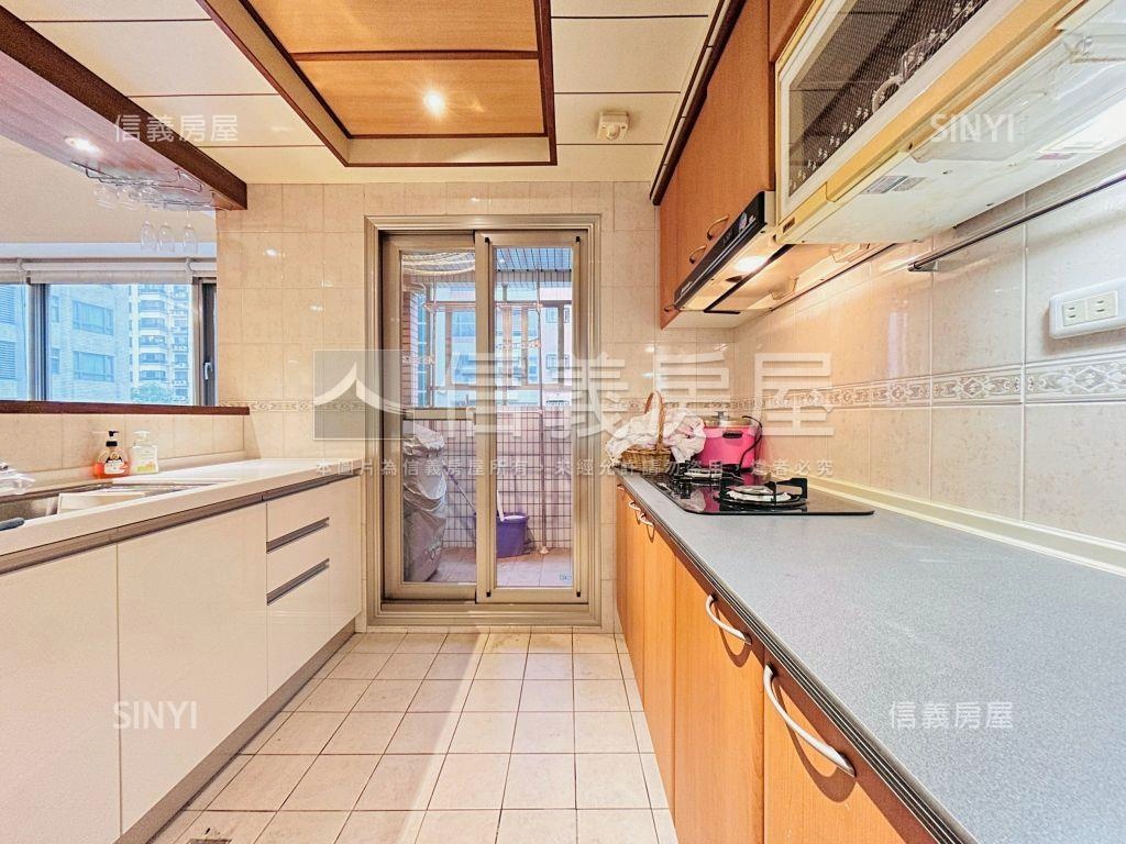 下南崁昇捷大三房車位房屋室內格局與周邊環境