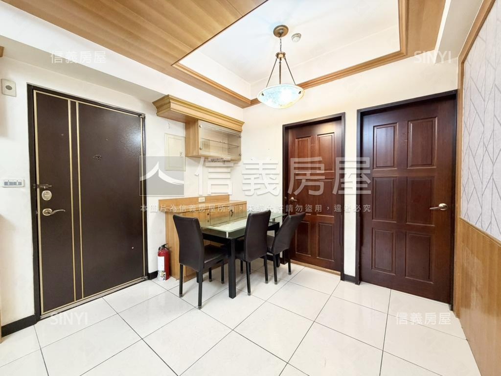 法國經典˙雙併成家２房房屋室內格局與周邊環境