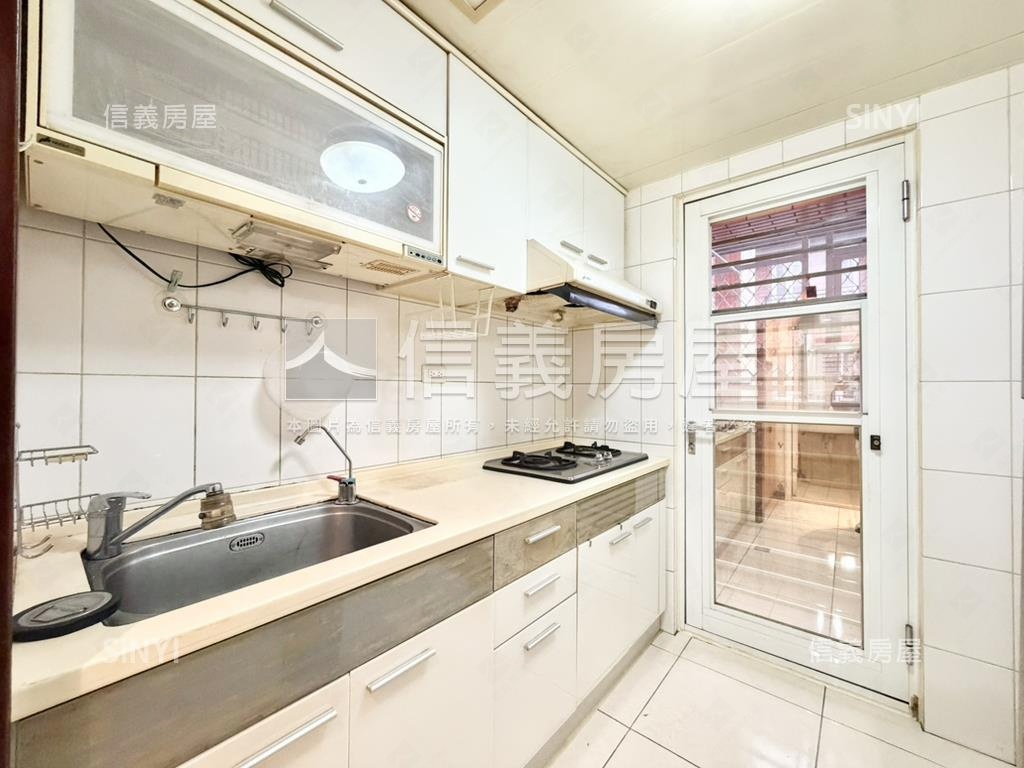 法國經典˙雙併成家２房房屋室內格局與周邊環境