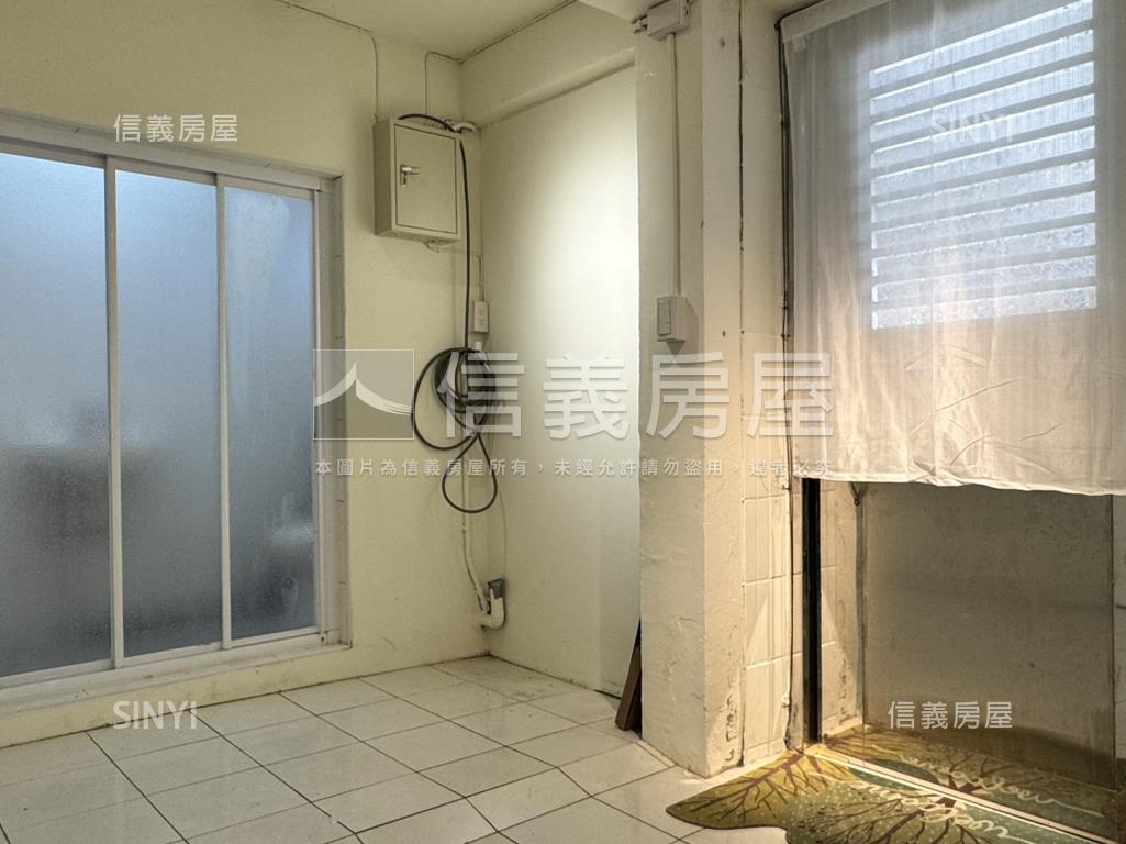 五峰路陽光明媚房屋室內格局與周邊環境