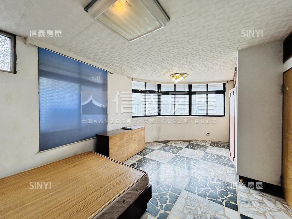 獨家出售繁華大空間公寓房屋室內格局與周邊環境