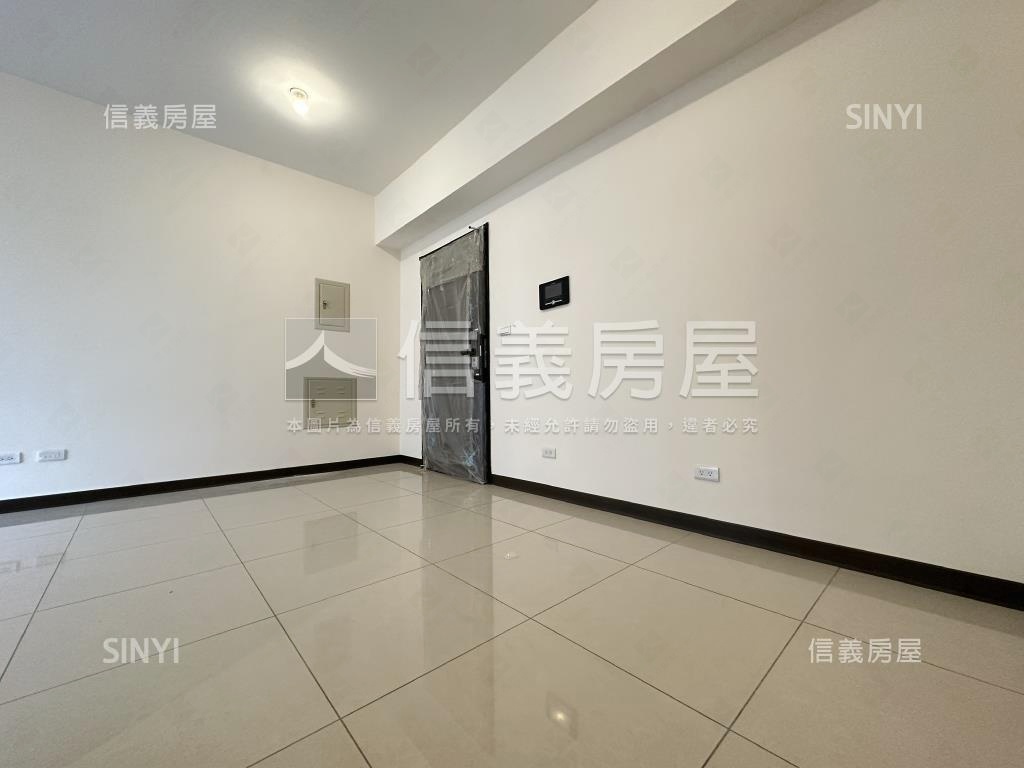 新画峰精選電梯兩房車房屋室內格局與周邊環境