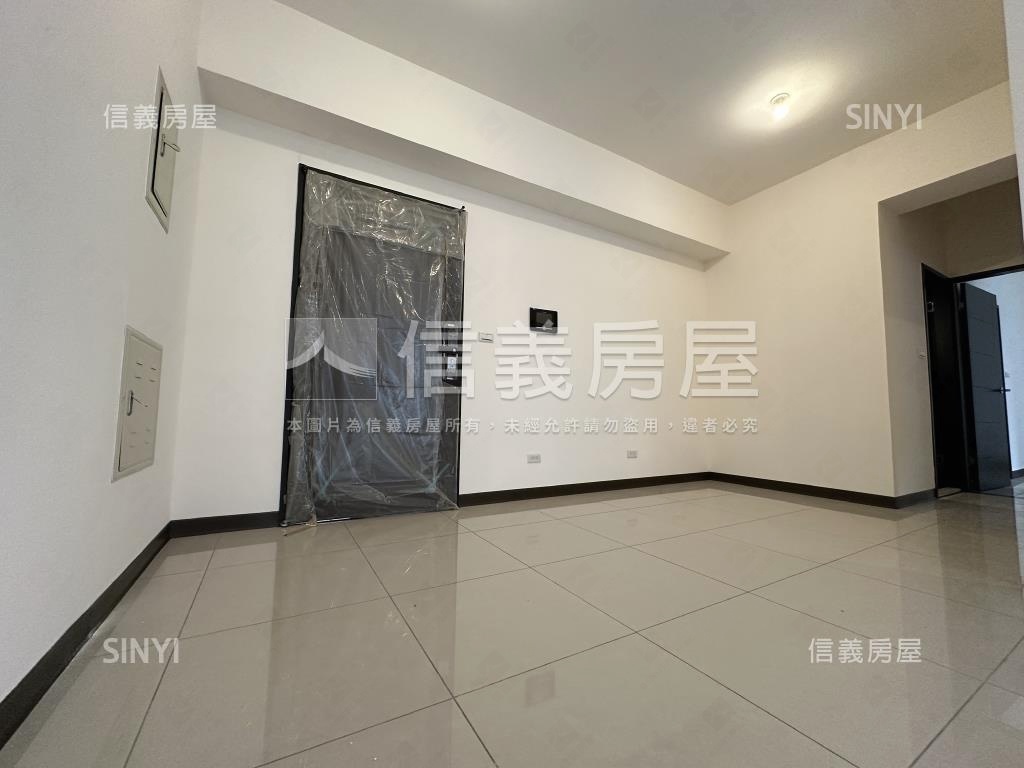 新画峰精選電梯兩房車房屋室內格局與周邊環境