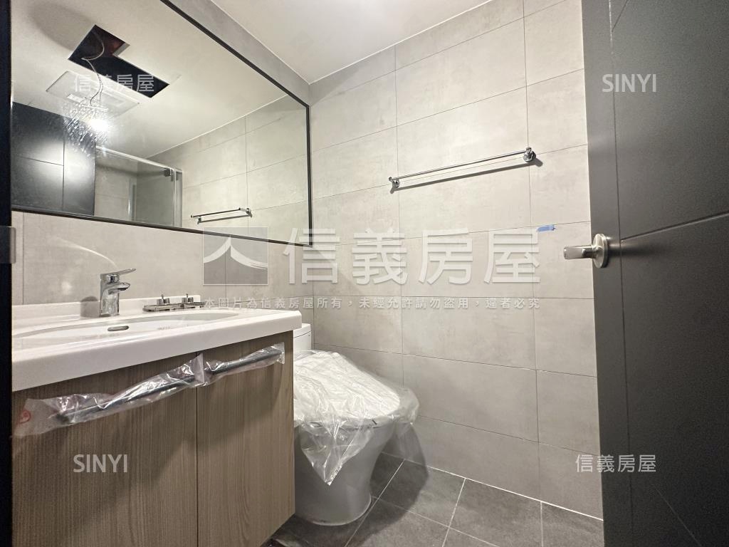 新画峰精選電梯兩房車房屋室內格局與周邊環境